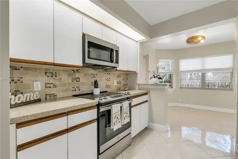 900 SW 125th Way Pembroke Pines FL 33027