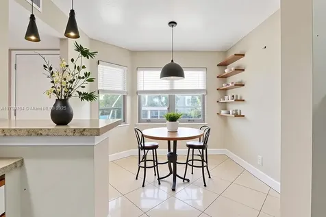 900 SW 125th Way Pembroke Pines FL 33027