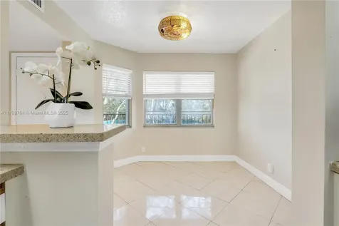 900 SW 125th Way Pembroke Pines FL 33027