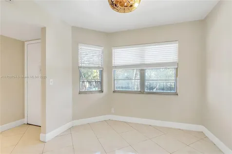 900 SW 125th Way Pembroke Pines FL 33027