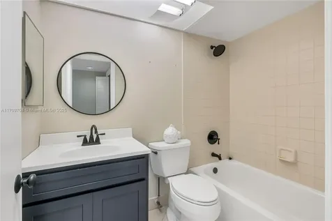 900 SW 125th Way Pembroke Pines FL 33027