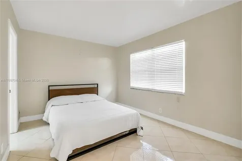 900 SW 125th Way Pembroke Pines FL 33027