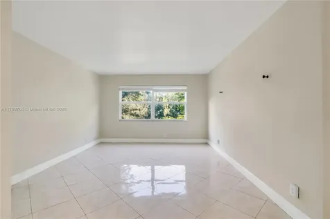 900 SW 125th Way Pembroke Pines FL 33027