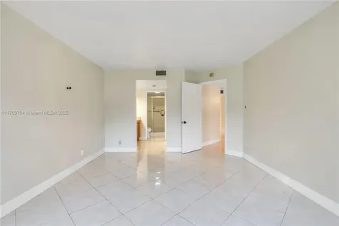 900 SW 125th Way Pembroke Pines FL 33027