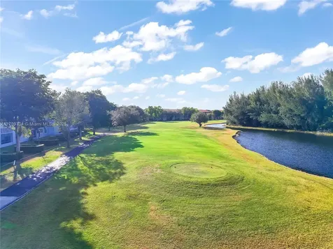 900 SW 125th Way Pembroke Pines FL 33027