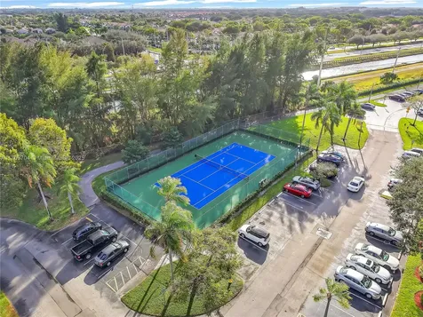900 SW 125th Way Pembroke Pines FL 33027