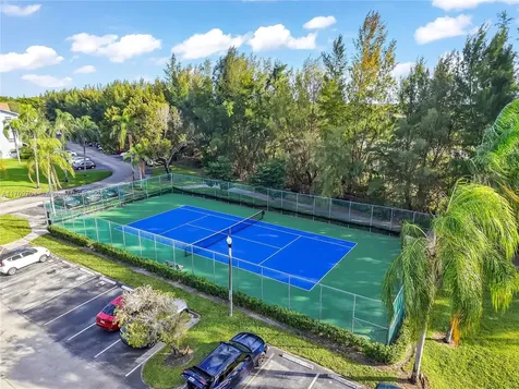 900 SW 125th Way Pembroke Pines FL 33027