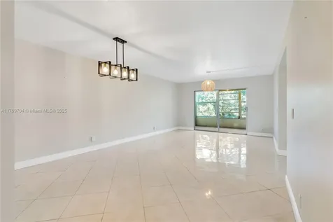 900 SW 125th Way Pembroke Pines FL 33027