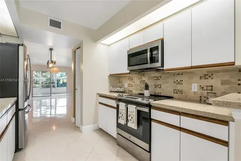 900 SW 125th Way Pembroke Pines FL 33027