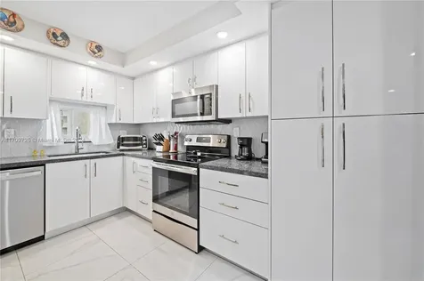 711 S Hollybrook Drive Pembroke Pines FL 33025