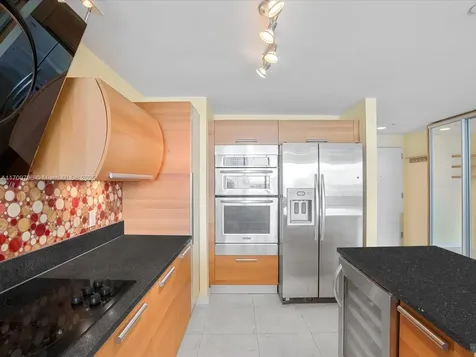 2950 NE 188th Street Aventura FL 33180