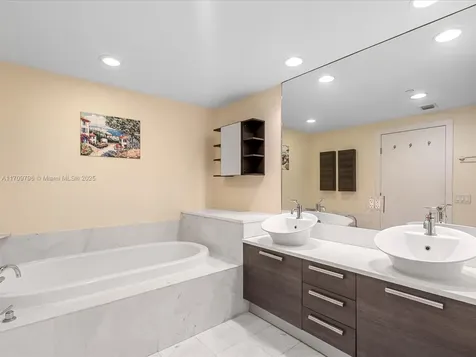 2950 NE 188th Street Aventura FL 33180