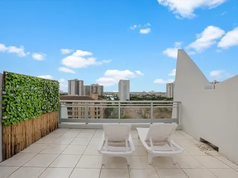 2950 NE 188th Street Aventura FL 33180