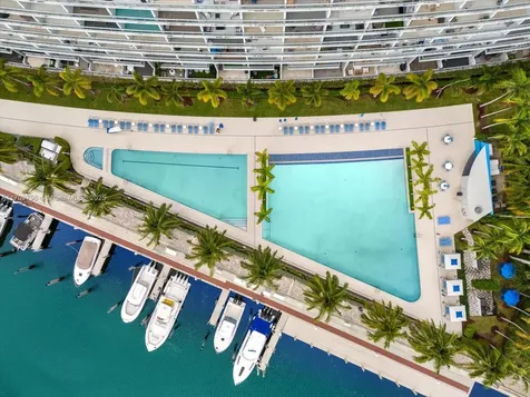 2950 NE 188th Street Aventura FL 33180