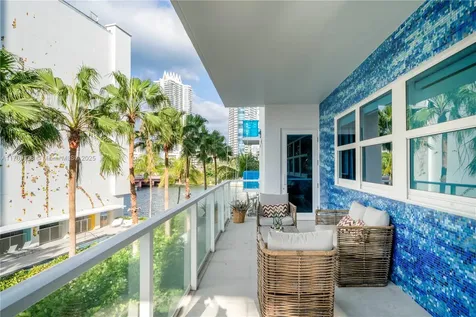 6103 Aqua Avenue Miami Beach FL 33141