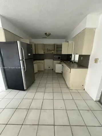 1371 NE 144th Street Miami FL 33161