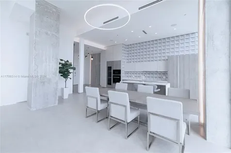 2900 NE 7th Avenue Miami FL 33137