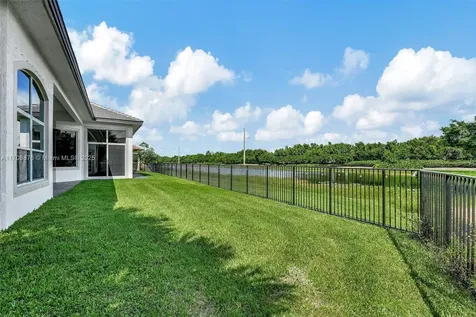 19086 Park Ridge Street Weston FL 33332