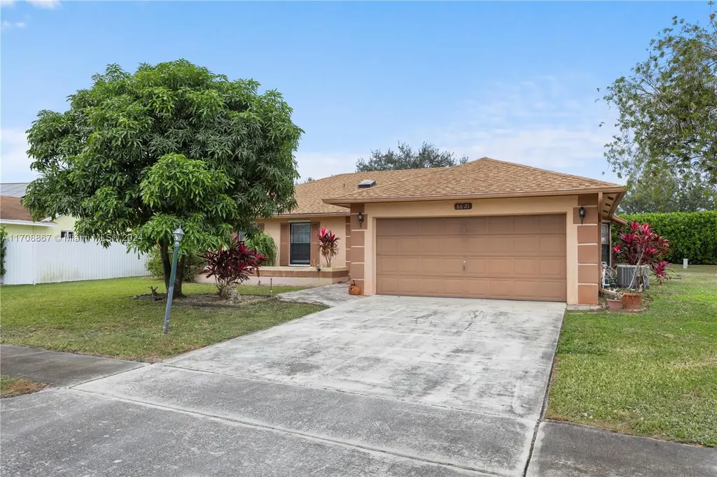 8627 White Egret Way Lake Worth FL 33467