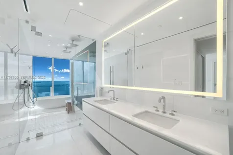 300 Biscayne Boulevard Way Miami FL 33131