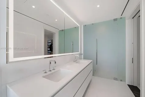 300 Biscayne Boulevard Way Miami FL 33131