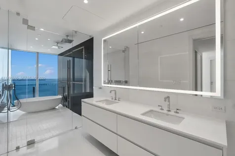 300 Biscayne Boulevard Way Miami FL 33131