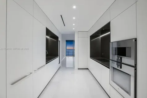 300 Biscayne Boulevard Way Miami FL 33131