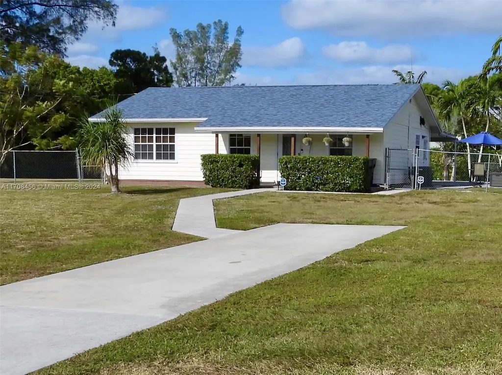 8605 Pinto Drive Lake Worth FL 33467