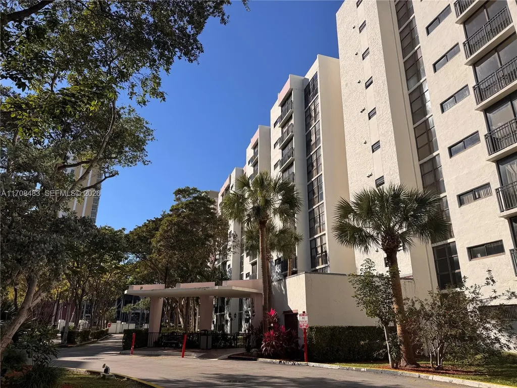 16919 N Bay Road Sunny Isles Beach FL 33160