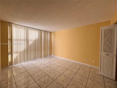16919 N Bay Road Sunny Isles Beach FL 33160