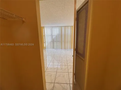 16919 N Bay Road Sunny Isles Beach FL 33160