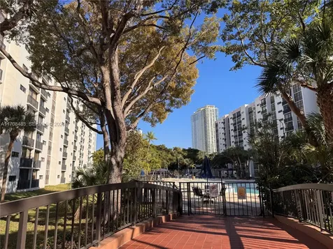 16919 N Bay Road Sunny Isles Beach FL 33160