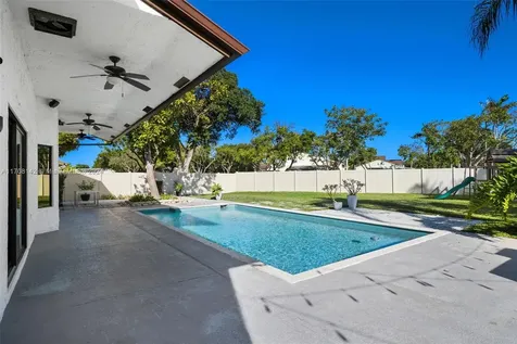 960 Cumberland Terrace Davie FL 33325