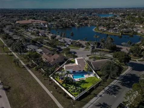 960 Cumberland Terrace Davie FL 33325
