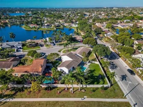 960 Cumberland Terrace Davie FL 33325
