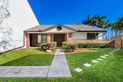 960 Cumberland Terrace Davie FL 33325
