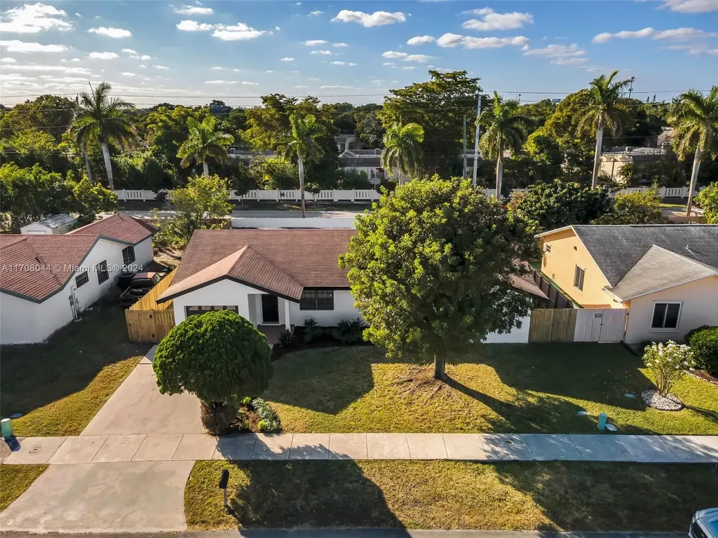 16916 SW 111th Court Miami FL 33157