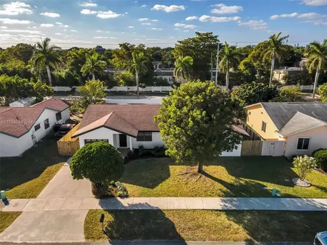 16916 SW 111th Court Miami FL 33157