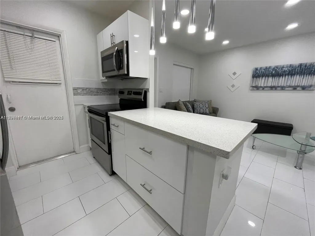 1407 NE 56th Street Fort Lauderdale FL 33334
