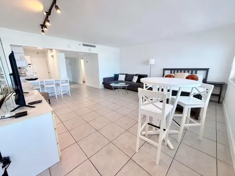 100 Lincoln Road Miami Beach FL 33139