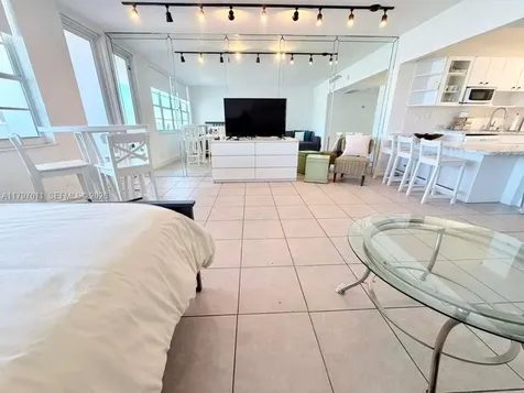 100 Lincoln Road Miami Beach FL 33139