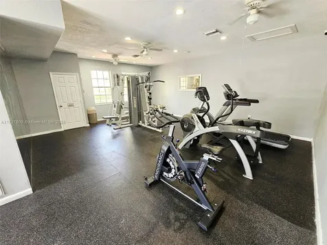 2151 NW 96 Terrace Pembroke Pines FL 33024