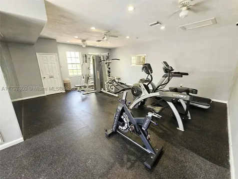 2151 NW 96 Terrace Pembroke Pines FL 33024
