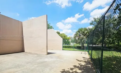 2151 NW 96 Terrace Pembroke Pines FL 33024
