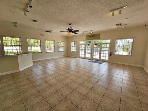 2151 NW 96 Terrace Pembroke Pines FL 33024