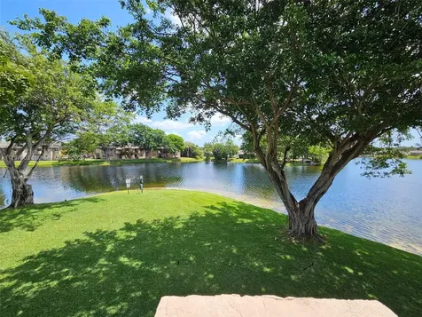 2151 NW 96 Terrace Pembroke Pines FL 33024