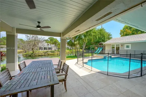 16001 SW 77th Court Palmetto Bay FL 33157