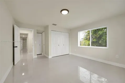 10051 SW 48th Street Miami FL 33165