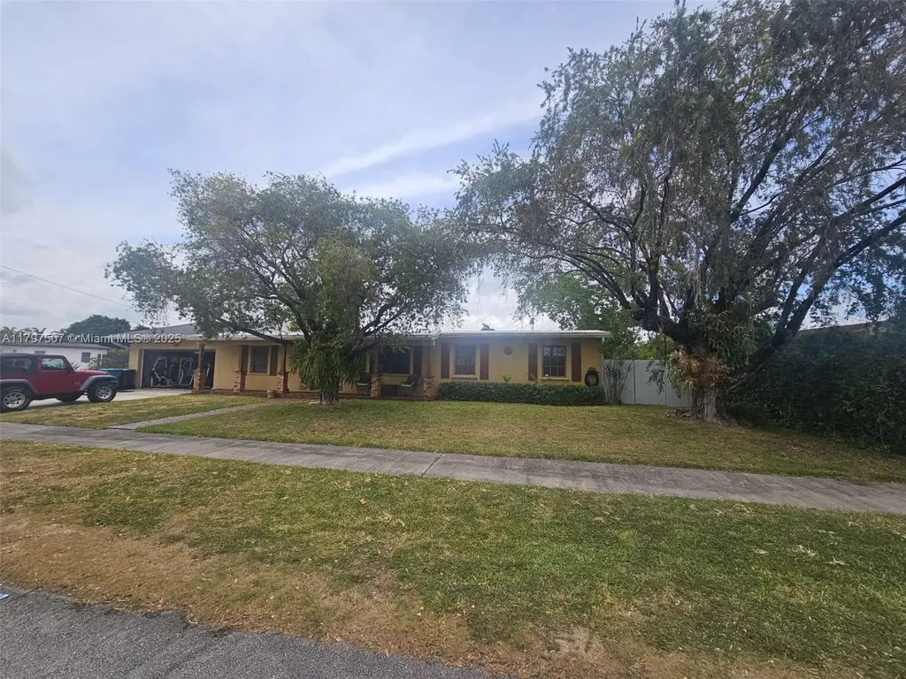 10775 Westwood Lake Drive Miami FL 33165