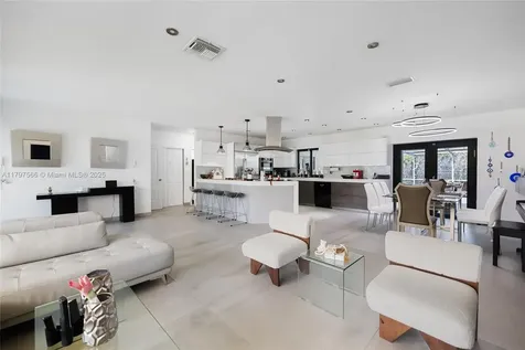 20375 NE 22nd Place Miami FL 33180
